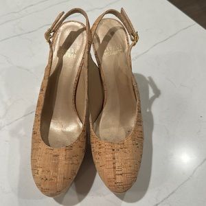 Stuart Weitzman pumps with platform!